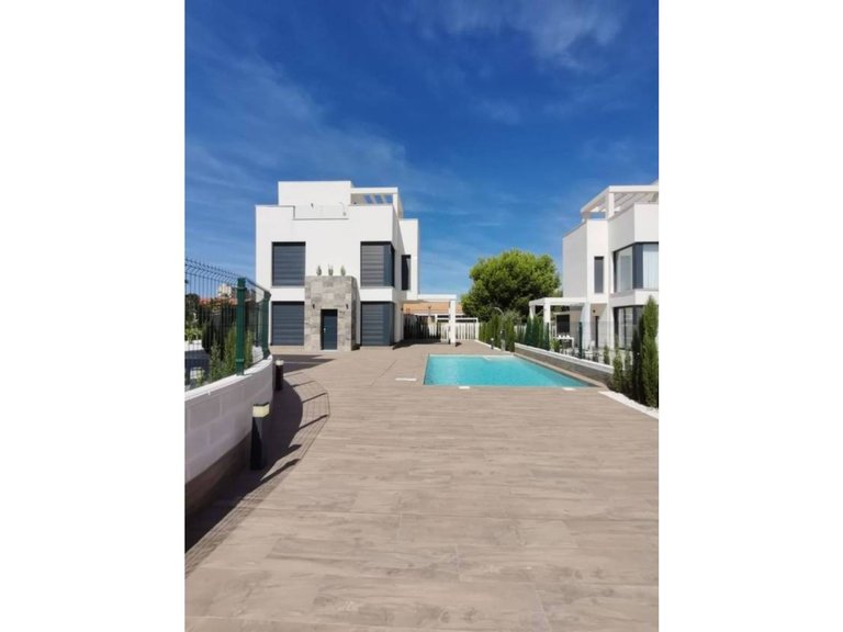 Villa for Sale in La Manga, Murcia 15