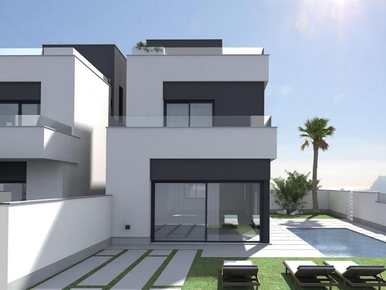 Villa for Sale in Villamartin, Alicante 1