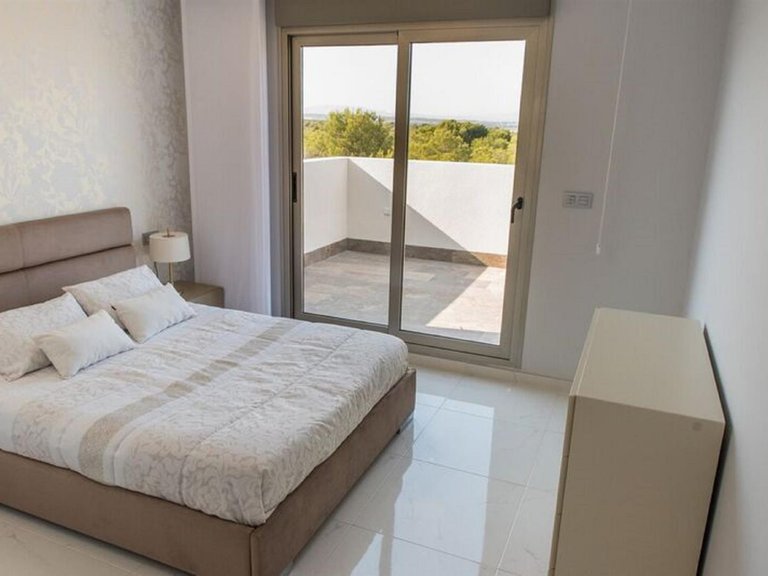 Villa for Sale in Villamartin, Alicante 16