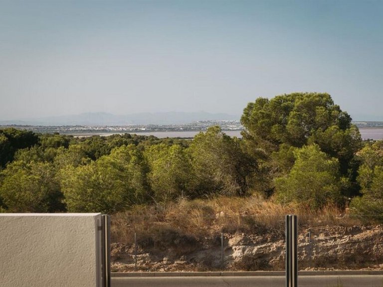 Villa for Sale in Villamartin, Alicante 25