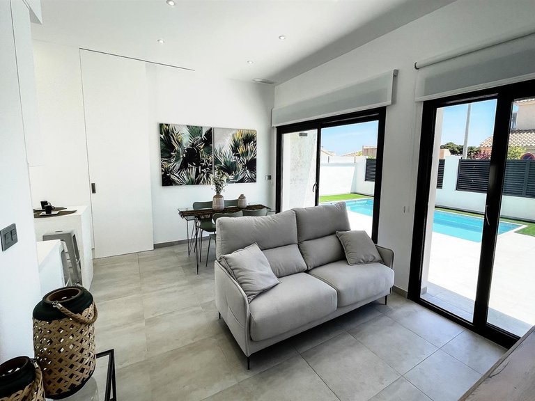 Villa for Sale in Pinar De Campoverde, Alicante 2
