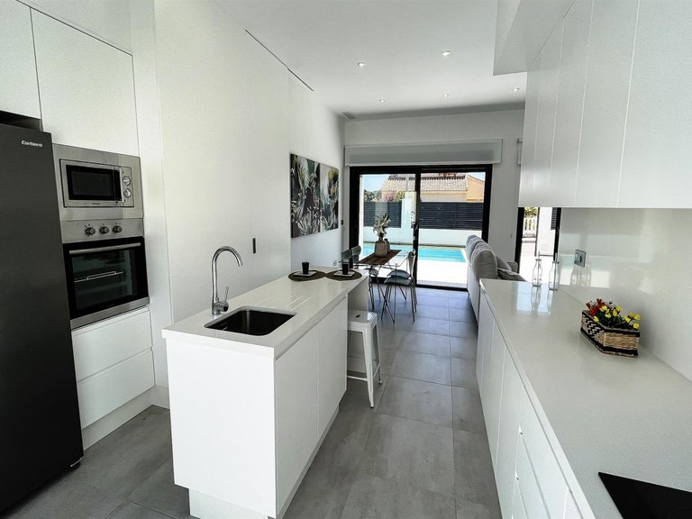 Villa for Sale in Pinar De Campoverde, Alicante 5