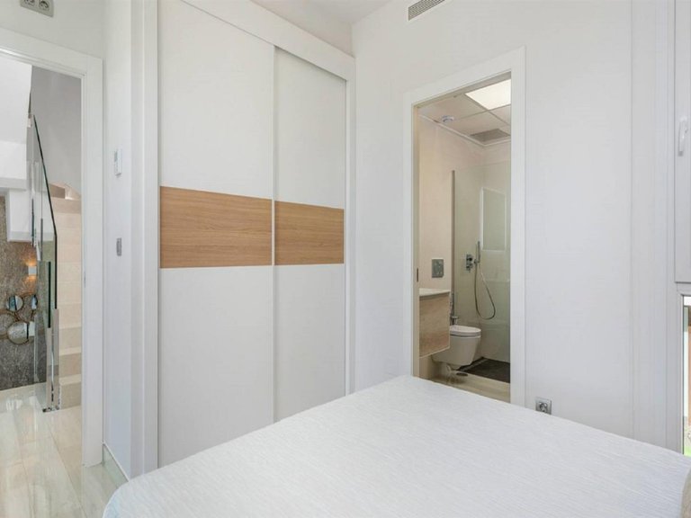 Villa for Sale in Los Montesinos, Alicante 9