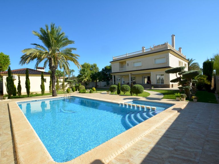 Villa for Sale in Costa Blanca Orihuela Costa, Alicante 17
