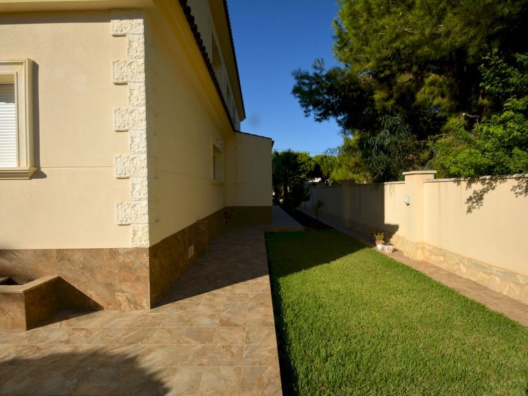 Villa for Sale in Costa Blanca Orihuela Costa, Alicante 38