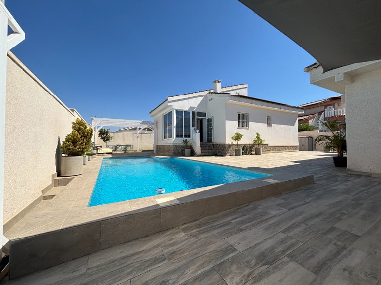 Villa for Sale in Costa Blanca Ciudad Quesada, Alicante 2