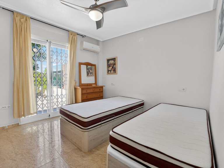 Town House for Sale in Playa Flamenca, Alicante 12