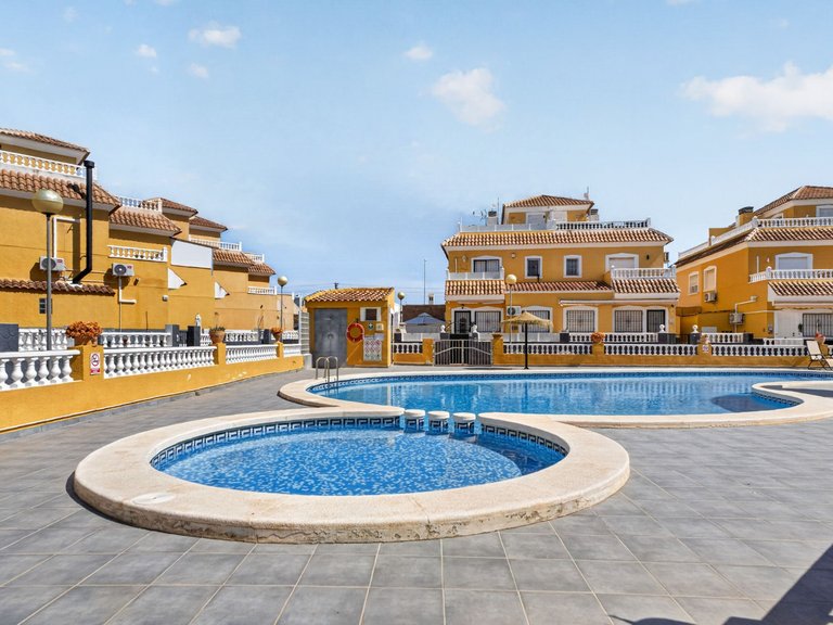 Town House for Sale in Playa Flamenca, Alicante 28