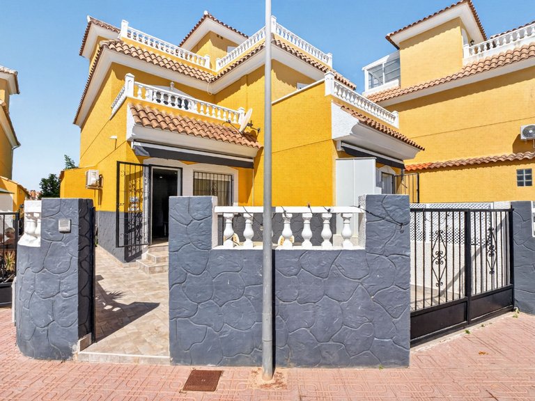Town House for Sale in Playa Flamenca, Alicante 29