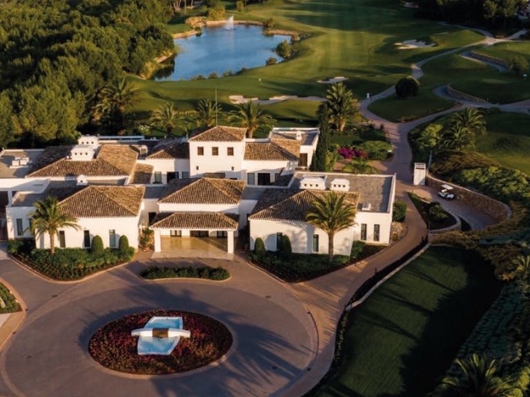 Villa for Sale in Las Colinas Golf, Alicante 19