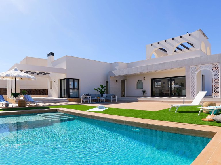 Villa for Sale in Ciudad Quesada - Doña Pepa, Ciudad Quesada, Alicante 2