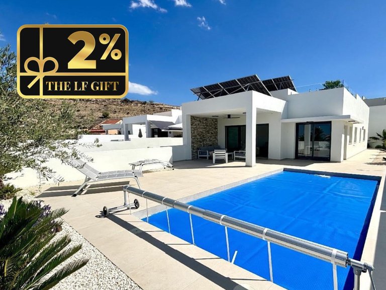 Villa for Sale in Pueblo, Benijófar, Alicante 1