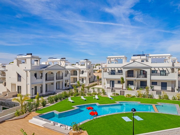 Apartment for Sale in Ciudad Quesada - Doña Pepa, Ciudad Quesada, Alicante 2