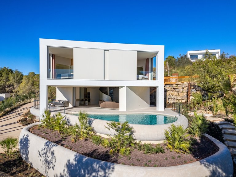Villa for Sale in Las Colinas Golf and Country Club, Las Colinas Golf, Alicante 3