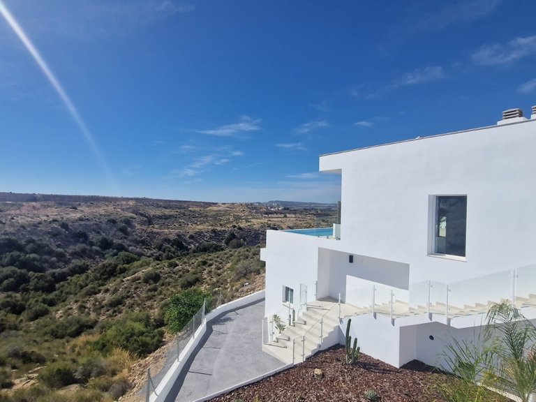 Villa for Sale in La Marina, Alicante 36