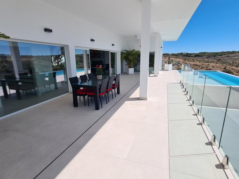 Villa for Sale in La Marina, Alicante 9