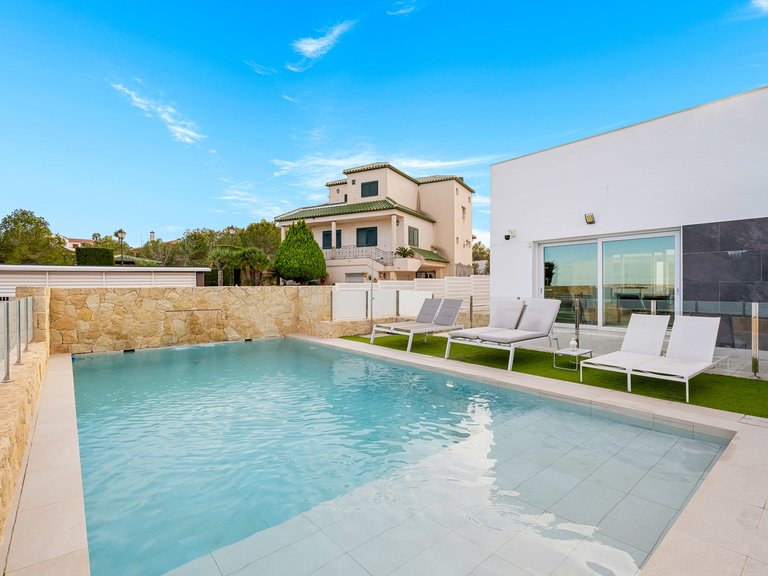 Villa for Sale in Algorfa, Alicante 9