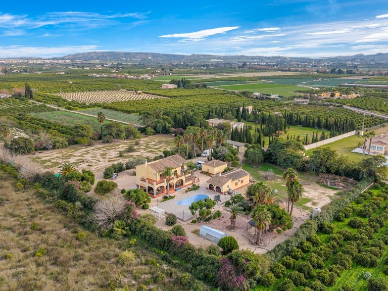 Country House for Sale in Orihuela, Alicante 2