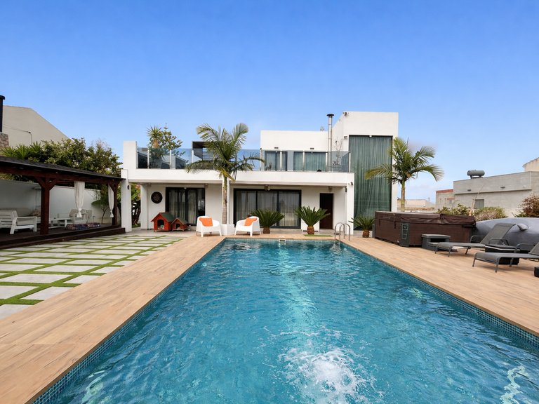 Villa for Sale in Los Balcones, Los Balcones, Torrevieja, Alicante 2