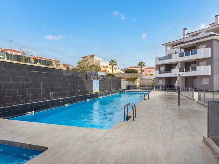 Apartment for Sale in Las Filipinas, Villamartin, Alicante 5