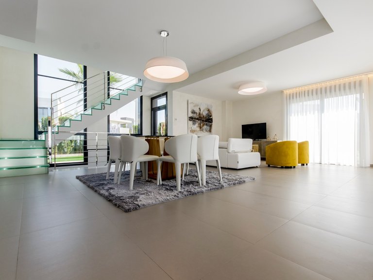 Villa for Sale in Cabo Roig, Alicante 6