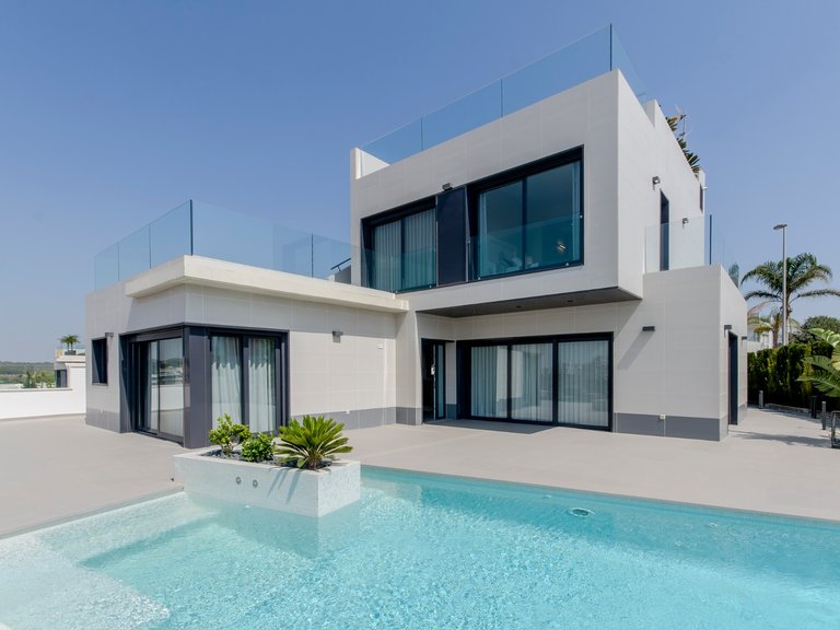 Villa for Sale in Cabo Roig, Alicante 2