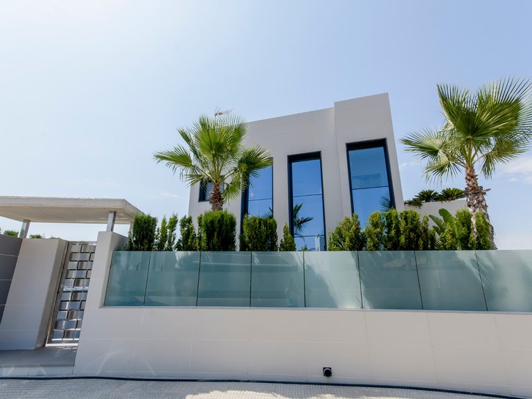 Villa for Sale in Cabo Roig, Alicante 5