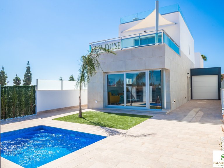 Villa for Sale in Serena Golf resort, Los Alcazares, Murcia 1