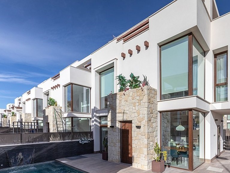 Villa for Sale in Dona Pepa, Ciudad Quesada, Alicante 3