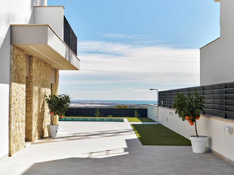 Villa for Sale in Villamartin, Alicante 9