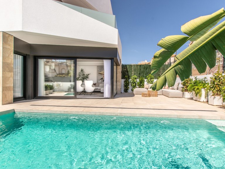 Villa for Sale in Villamartin, Alicante 2