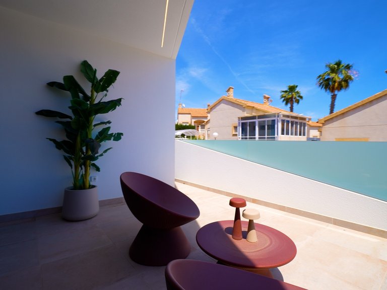 Villa for Sale in Villamartin, Alicante 29