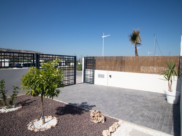 Villa for Sale in La Finca golf resort, Algorfa, Alicante 28