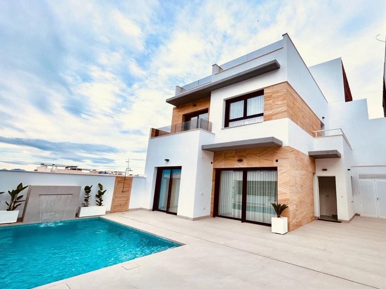 Villa for Sale in Benijofar, Alicante 1