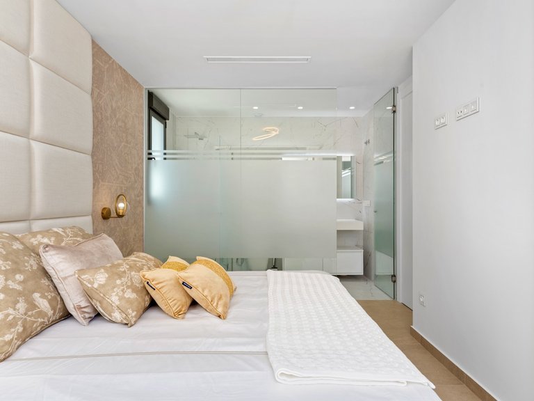 Villa for Sale in Cabo Roig, Alicante 35