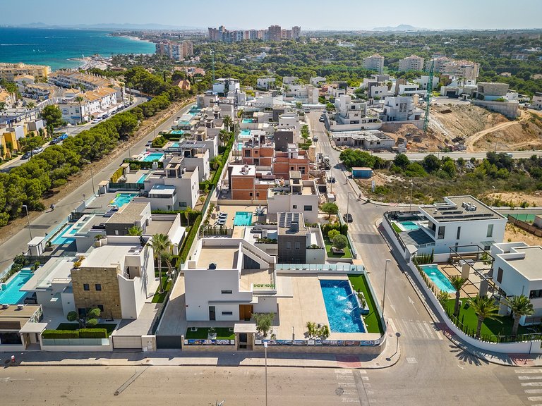 Villa for Sale in Cabo Roig, Alicante 49