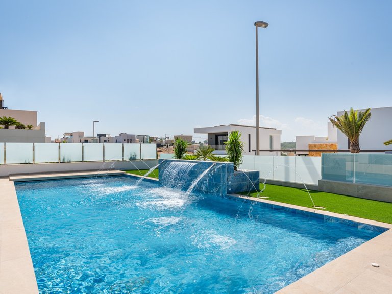 Villa for Sale in Cabo Roig, Alicante 5