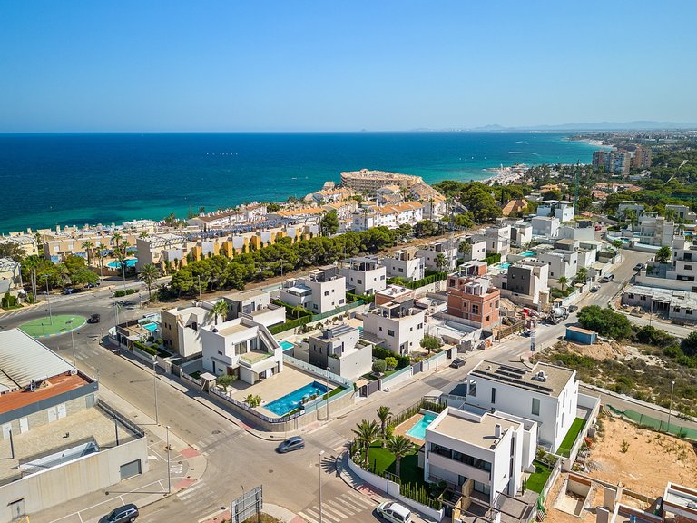 Villa for Sale in Cabo Roig, Alicante 48