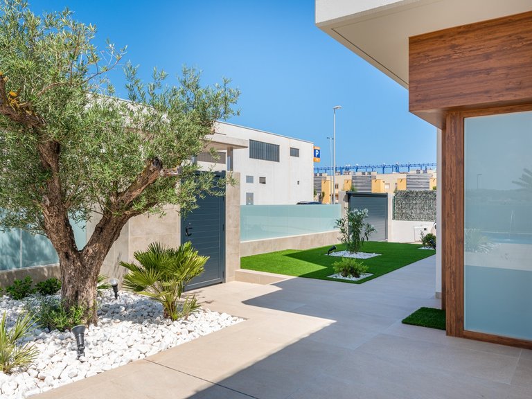 Villa for Sale in Cabo Roig, Alicante 42