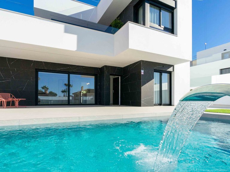 Villa for Sale in Benimar, Benijofar, Alicante 2