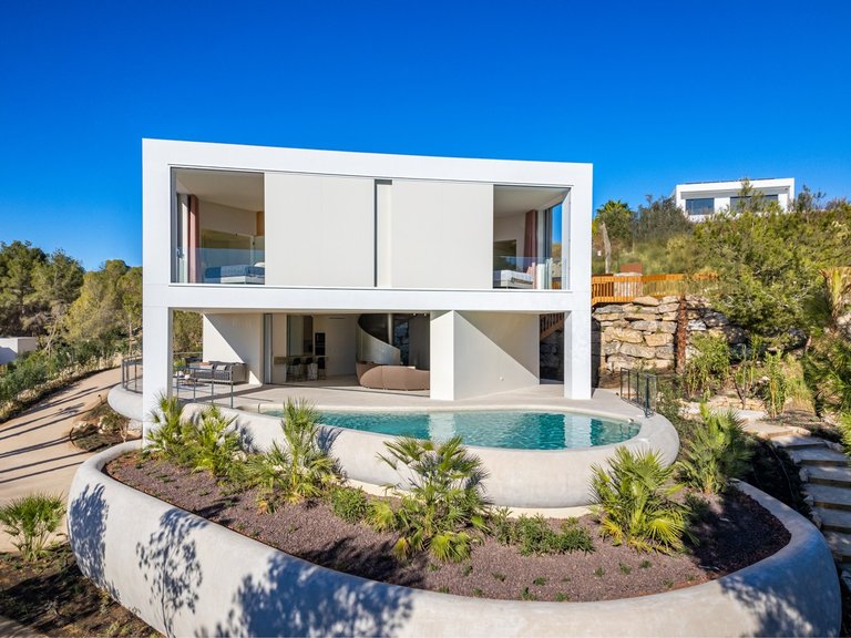 Villa for Sale in Las Colinas golf and country club, Campoamor, Alicante 1