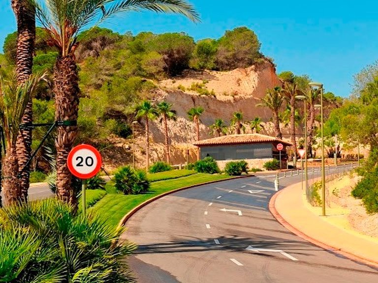 Villa for Sale in Las Colinas golf and country club, Campoamor, Alicante 20