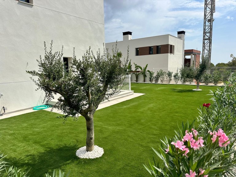 Villa for Sale in Sierra Cortina, Benidorm, Alicante 3