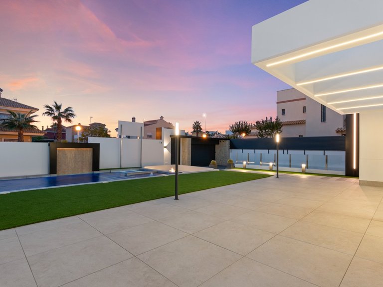 Villa for Sale in La Zenia, Alicante 20