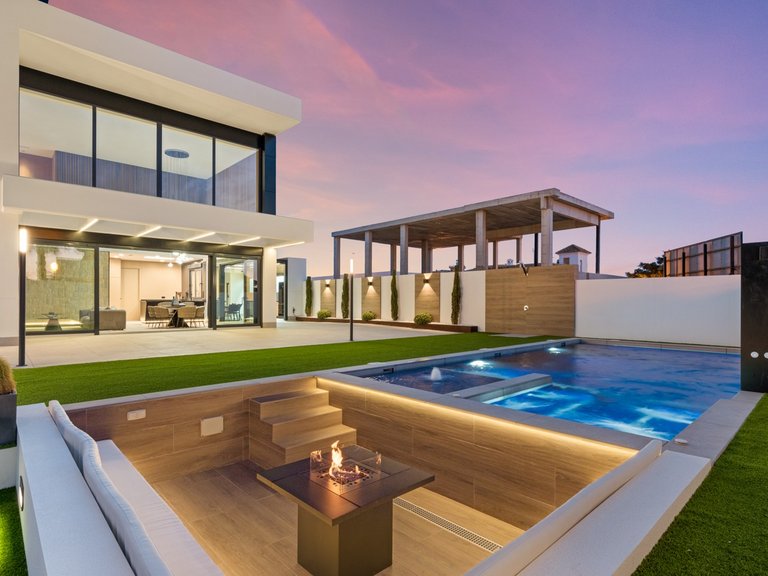 Villa for Sale in La Zenia, Alicante 4