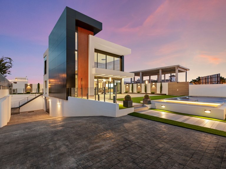 Villa for Sale in La Zenia, Alicante 6