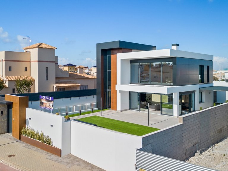 Villa for Sale in La Zenia, Alicante 31