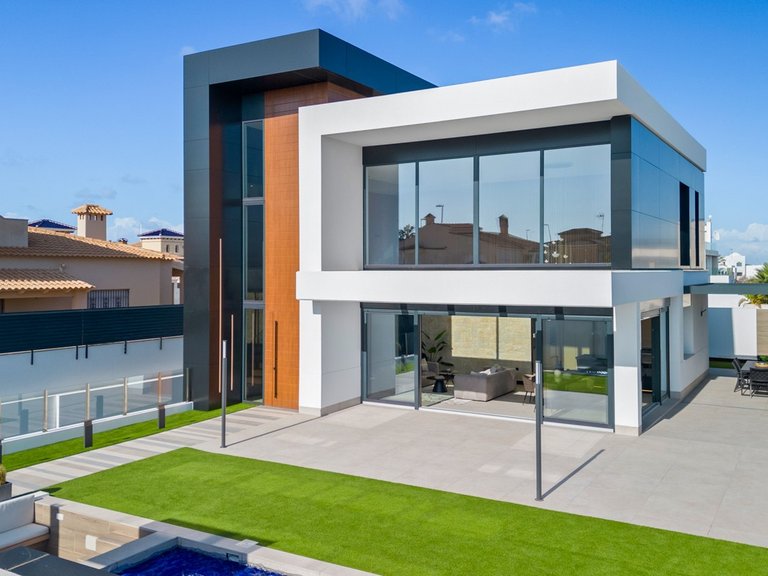 Villa for Sale in La Zenia, Alicante 32