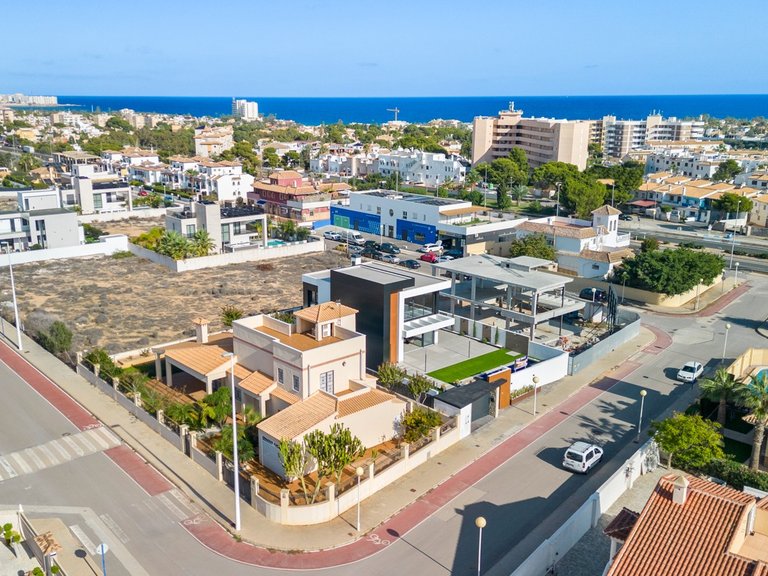 Villa for Sale in La Zenia, Alicante 34