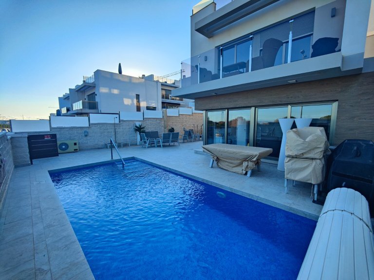 Villa for Sale in Costa Blanca South, Villamartin, Alicante 1
